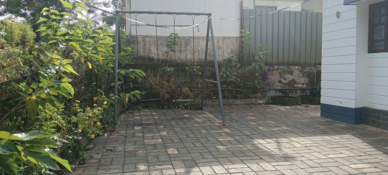 10.5 Cents of Land and a 2,000 Sq. Ft. 4-Bedroom House for Sale in Kalpetta